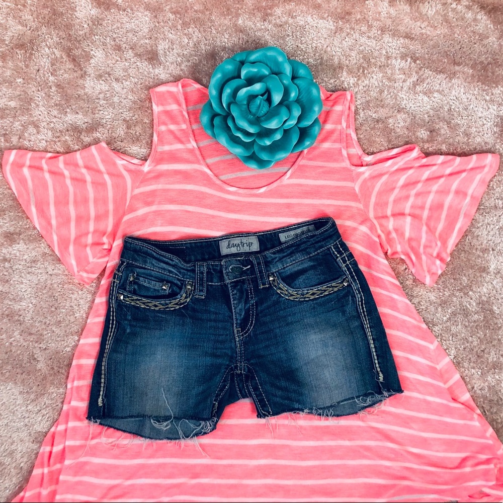 🛍 BRIGHT COLD SHOULDER TOP